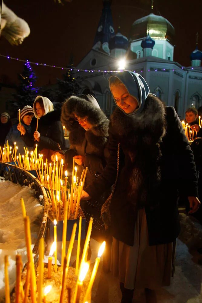 рождество в челябинске фото. вертеп архангельский кафедральный собор. пасха сейчас в храме свечи. рождественские службы в храмах челябинска. кафедральный собор челябинск.