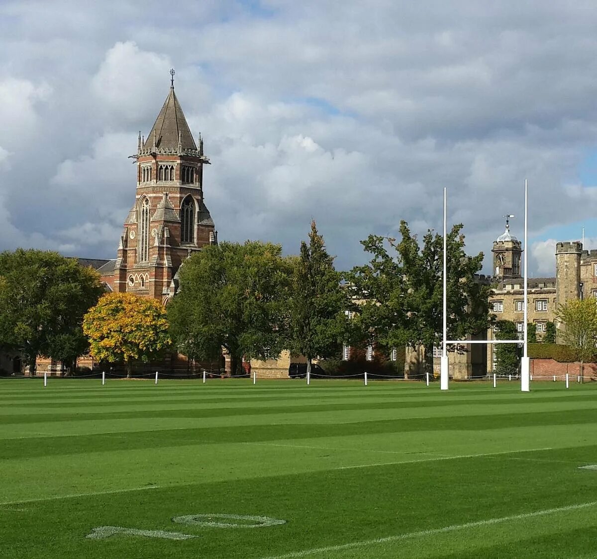 Rugby школа в англии. Школа rugby в англии. Регби школа в великобритании. Англия город регби школа. Rugby школа в англии.