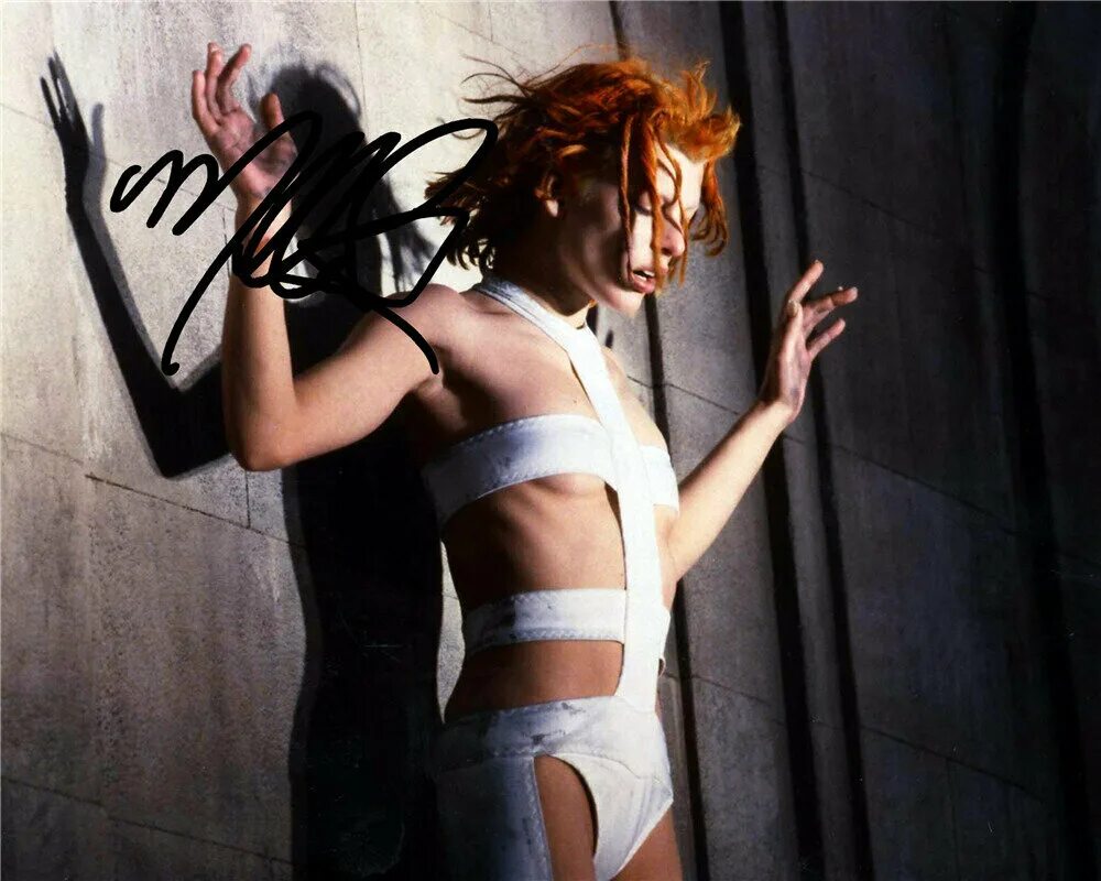 Пятый элемент фильм 1997 милла йовович. Милла йовович 5 элемент. Сколько лет миле йовович в пятом элементе. Пятый элемент лилу милла йовович. Сколько лет миле йовович в пятом элементе.