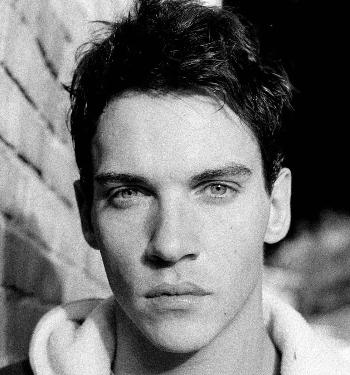 Актер риз майерс. Риз майерс. jonathan rhys meyers. джонатан риз майерс фото.