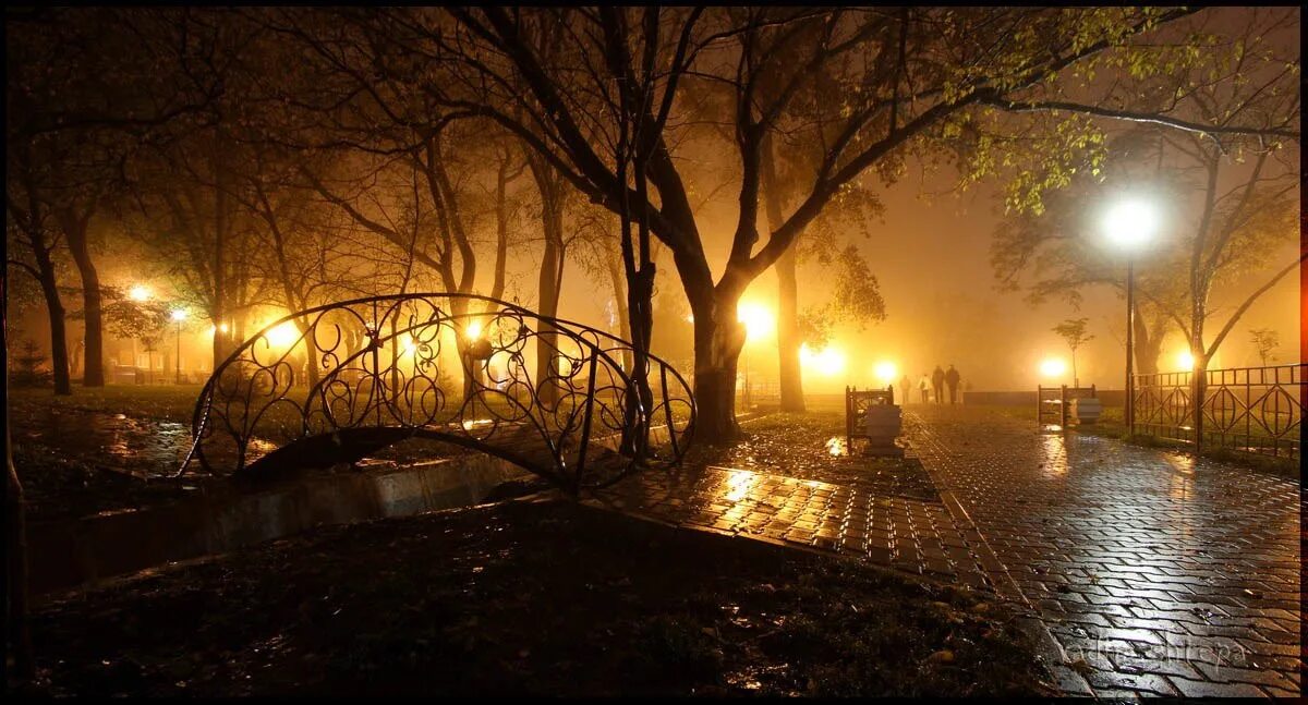 Тема поздней вечером. Ночной Таганрог осень. Поздний вечер в городе. Осенняя ночь. Осенний вечер в городе.