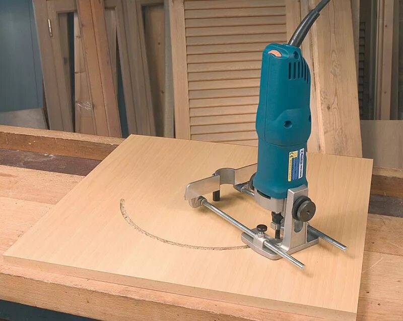 Приспособление для фрезера для вырезания кругов. Стойка для дрели wolfcraft 4522000. Фрезер ручной отверстие. Сверлильная стойка для дрели tecmobil wolfcraft 4522000. Фрейзер кромочный макита.