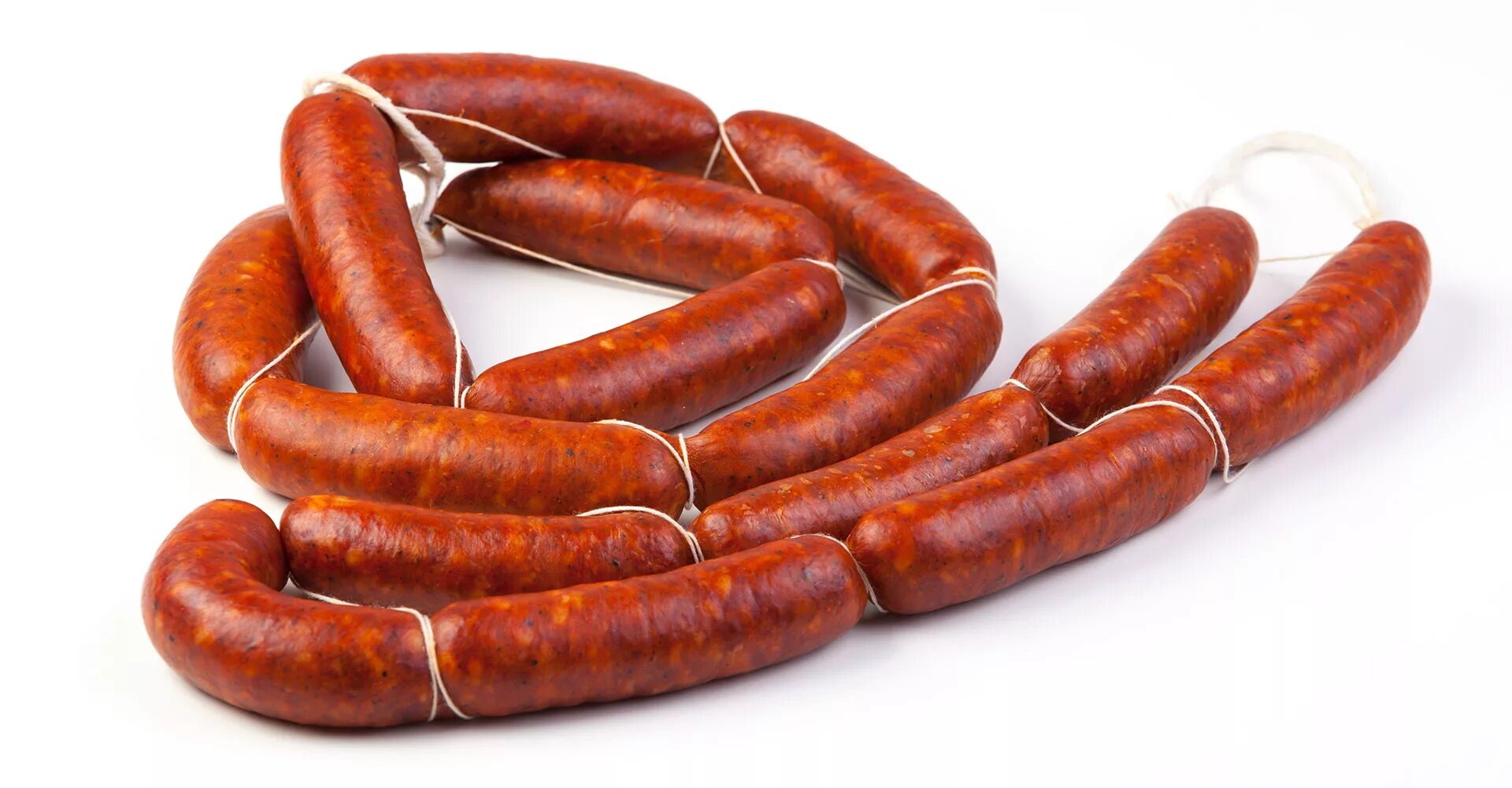 Сосиски колбасные. Чоризо (chorizo). Колбаски полукопченая чоризо. Сосиски чоризо гриль. Колбаса копченая чоризо.