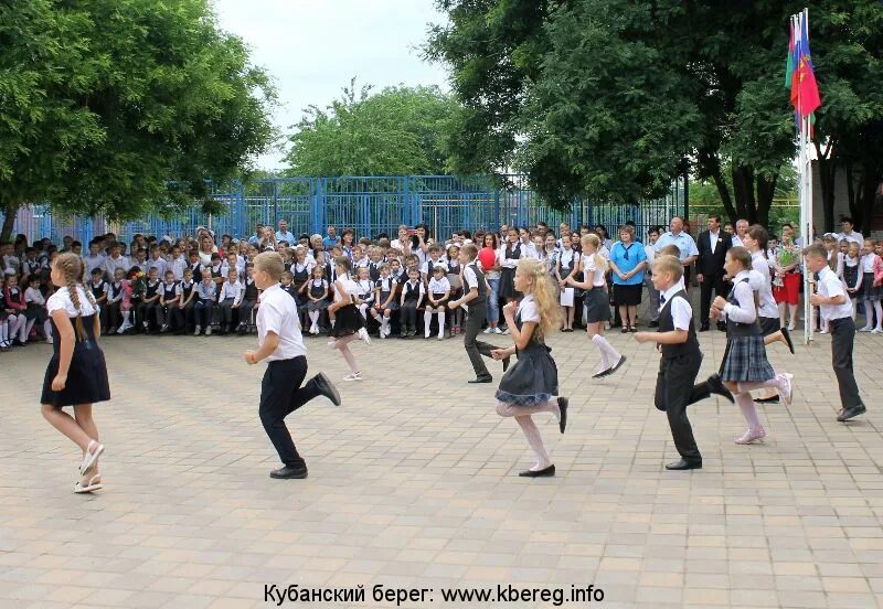 Станица переясловская брюховецкий. Станица Переясловская школа 7. Краснодарский край станица Брюховецкая школа 3. Переясловская Краснодарский край 15 школа. Школа номер 7 Переясловская.