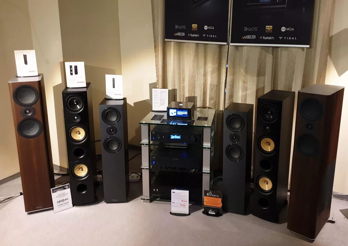 Hi fi high end show. Hi Fi Hi end show 2022 Москва. Hi Fi Hi end show 2024. Hi-Fi Hi-end show 2021. Нушники на Hi-Fi & High end show 2023.