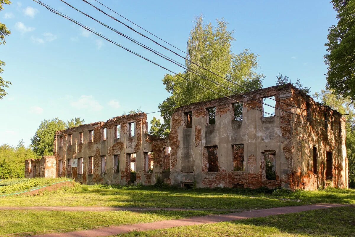 Мо осташковский хаб. Усадьба Гребнево. Гребнево Фрязино. Усадьба Гребнево Фрязино качели. Деревянная усадьба в Московской области.