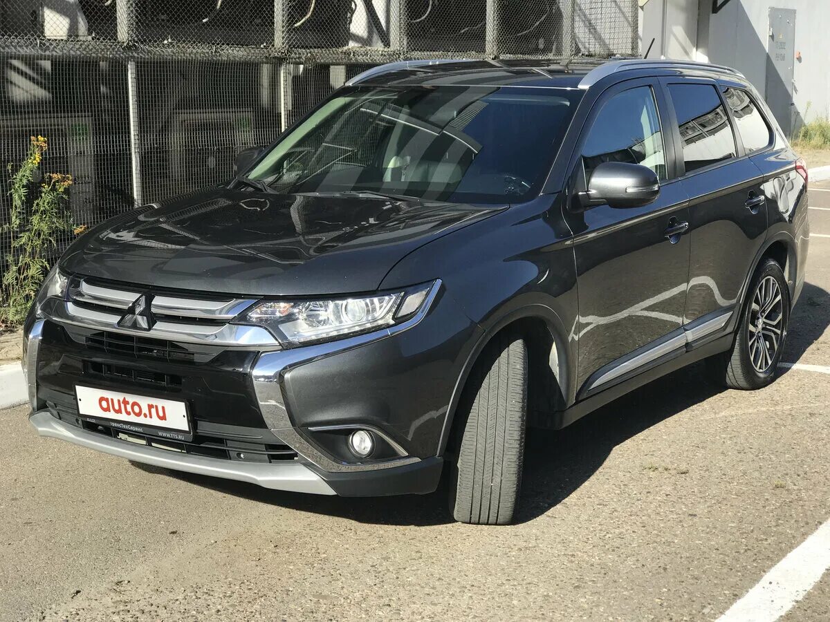 Mitsubishi Outlander III Рестайлинг 2, 2015. Mitsubishi Outlander III Рестайлинг 2. Мицубиси Аутлендер 3 Рестайлинг. Митсубиси Аутлендер 3 2015 Рестайлинг. Аутлендер 3 рестайлинг купить