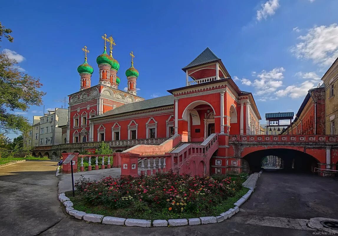 Высокопетровский монастырь сайт. Высоко-Петровский монастырь Москва. Петровский монастырь в Москве. Высокопетровский монастырь монастырь. Высоко Петровский монастырь на Петровке.