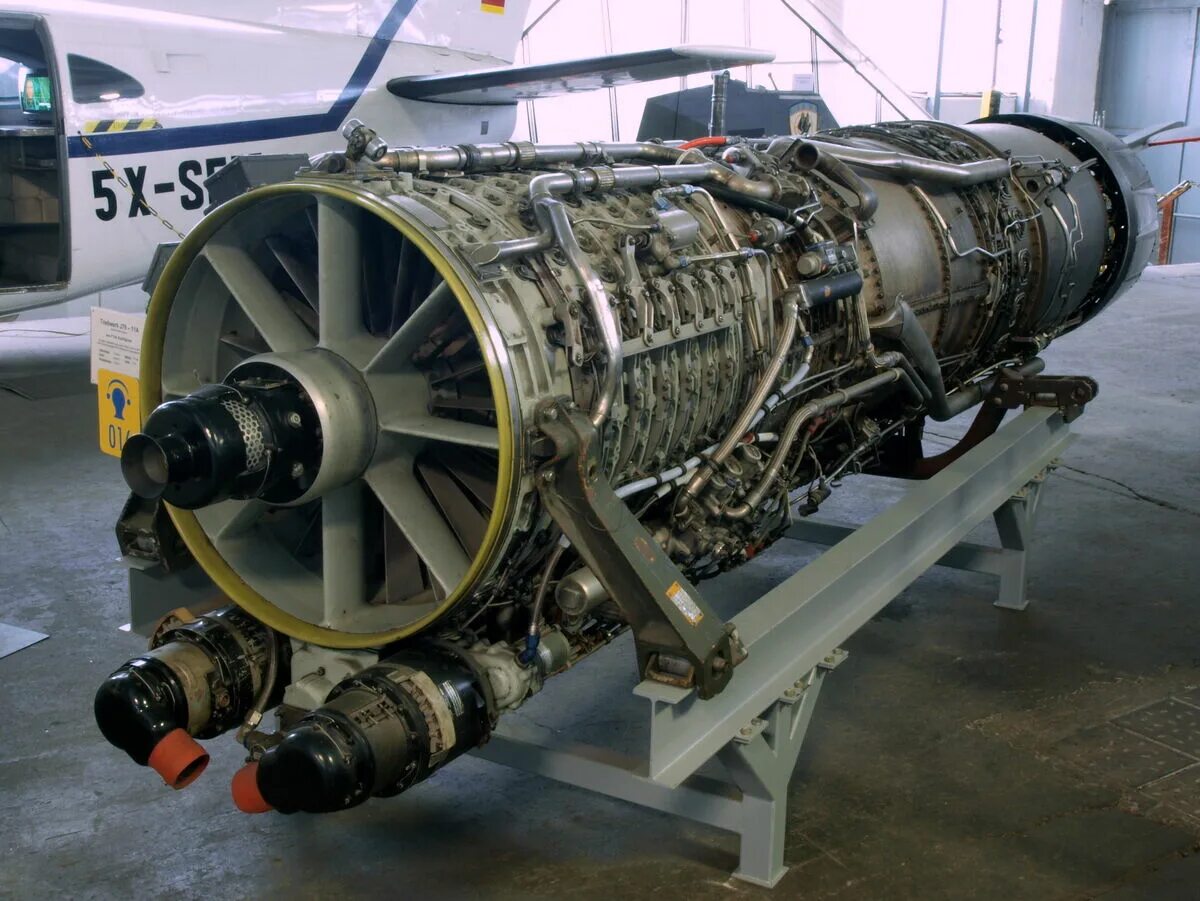 Авиадвигатели пд. General Electric j79-ge-17. J79-ge-2a. J79 engine. Авиационные двигатели General Electrik.