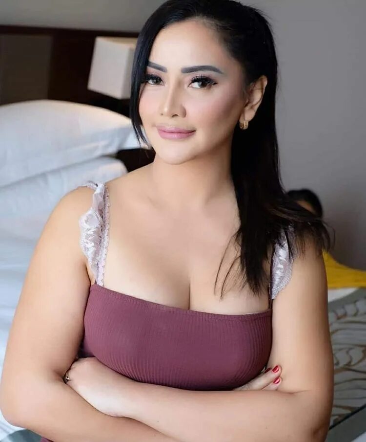 Si tante. Ririn Luliani. Indri Sinta. Montok Artis. Artis Indo hot 2022.