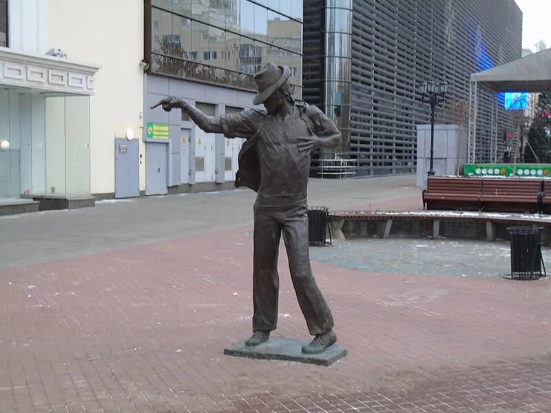 Stand up spot ekb ул вайнера 10. Улица вайнера екатеринбург. екатеринбург арбат вайнера. улица вайнера екатеринбург памятники. екатеринбург пешеходная улица вайнера.