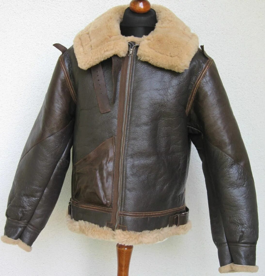 Старая кожаная куртка. B3 Flight Jacket. Schott b3 Flight Jacket. Куртка b-3 Airforce. B3 Eastman.