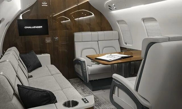 Bombardier 650. Бизнес Джет бомбардир Челленджер 650. Bombardier Challenger 650 Interior. Челленджер 650 салон. Частный самолет Bombardier Challenger 650..