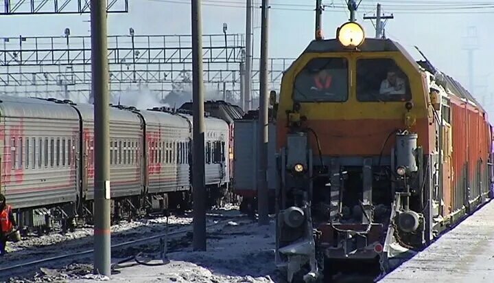 Сургут тюмень жд поезд. Поезд югра. тюмень-сургут жд. югра жд вокзал. железная дорога югра.