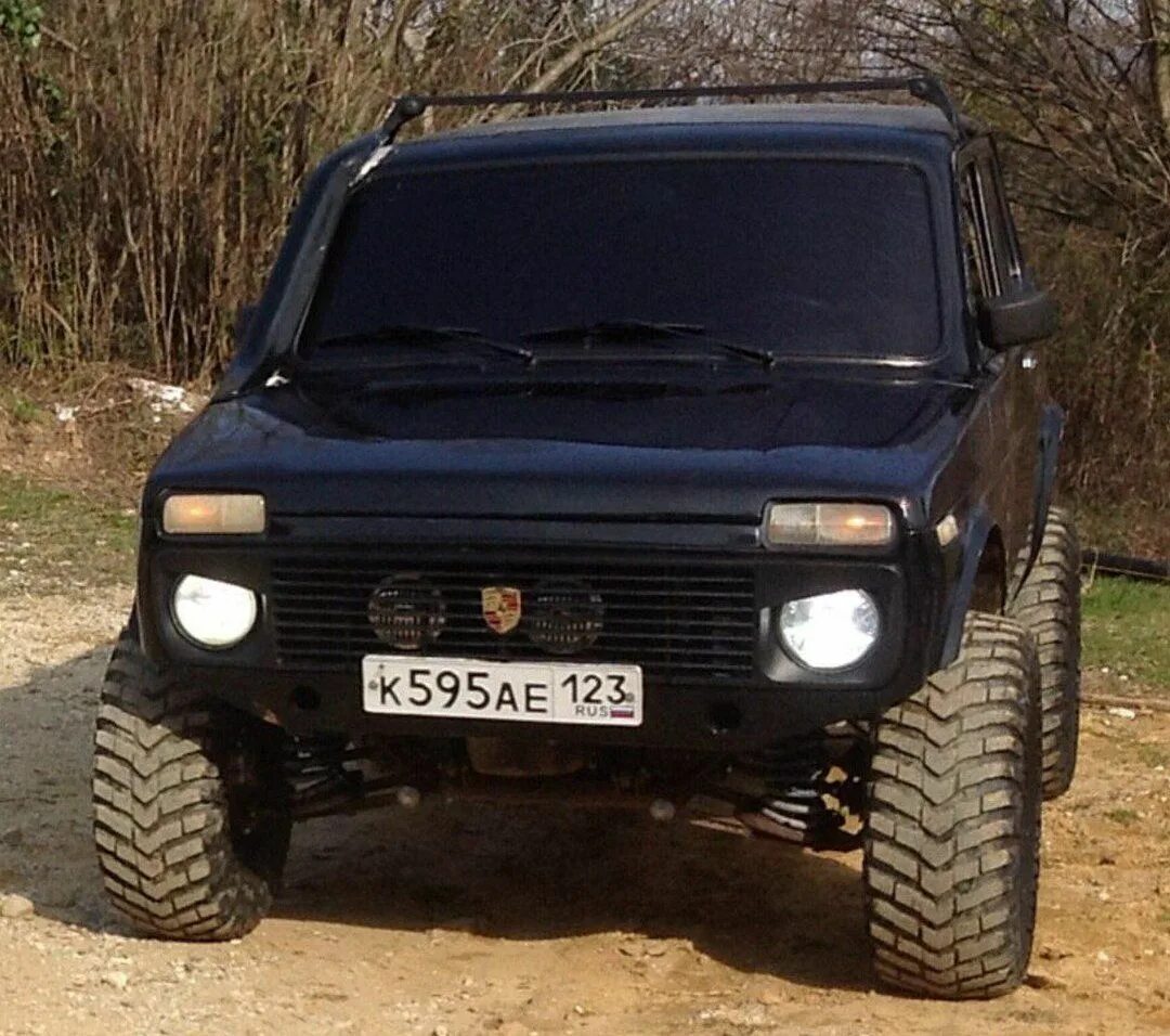 Пацанская сборка. Нива 2121 off Road. Пацанская Нива 2121. Черная Нива офф роуд. Нива 2131 пацанская.