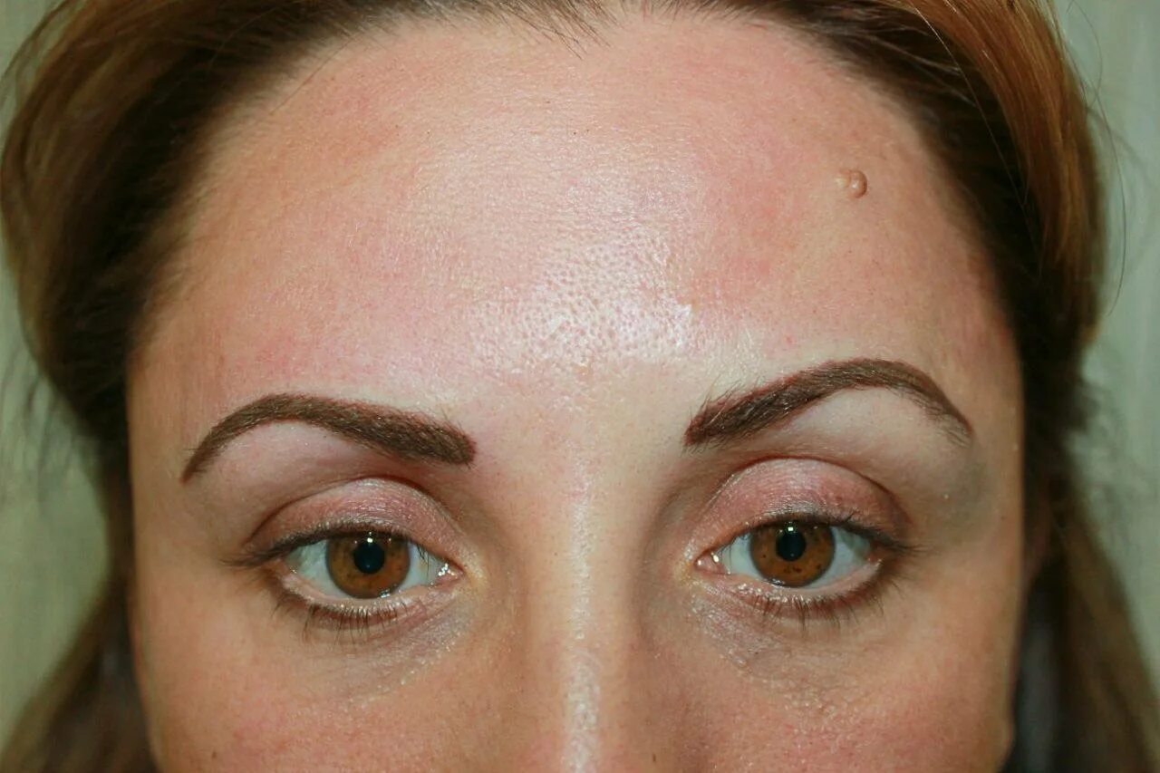 Перекрытие старого татуажа. Перекрытие старого татуажа бровей. Неудачный перманентный макияж бровей. Старый перманент. Синие брови татуаж.