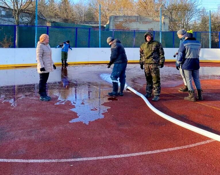 Существует ли сейчас город Козельск. Стадион г. Козельск. Козельск школа 3.