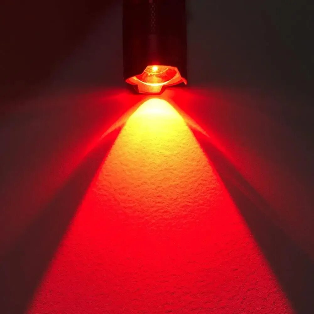 Фонарик красного света. Красное освещение. Светильник красный свет. Лампа с красным светом. Фонарик светодиодный красного свечения.