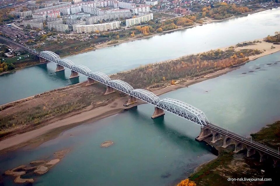 Железнодорожный мост через Обь Новосибирск. Комсомольский Железнодорожный мост Новосибирск. Комсомольский Железнодорожный мост через Обь. Первый мост через Обь в Новосибирске.