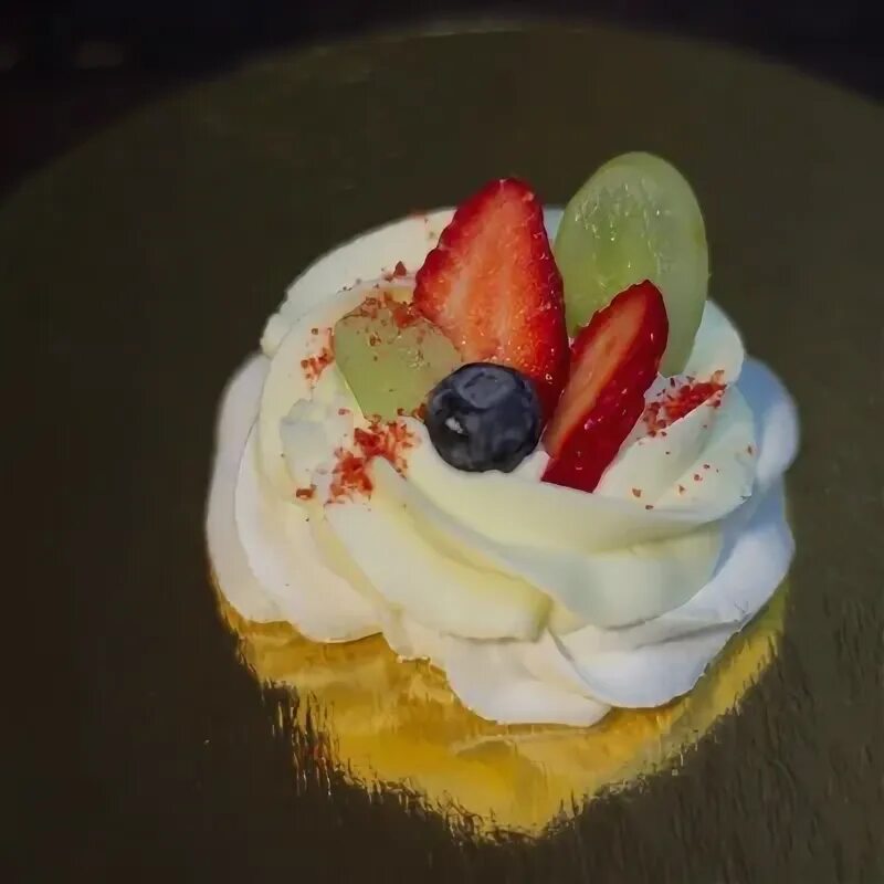 Десерт балерины павловой. Десерт в честь балерины. Какой десерт в честь балерины. Пирожное в честь балерины. Десерт балерины павловой.