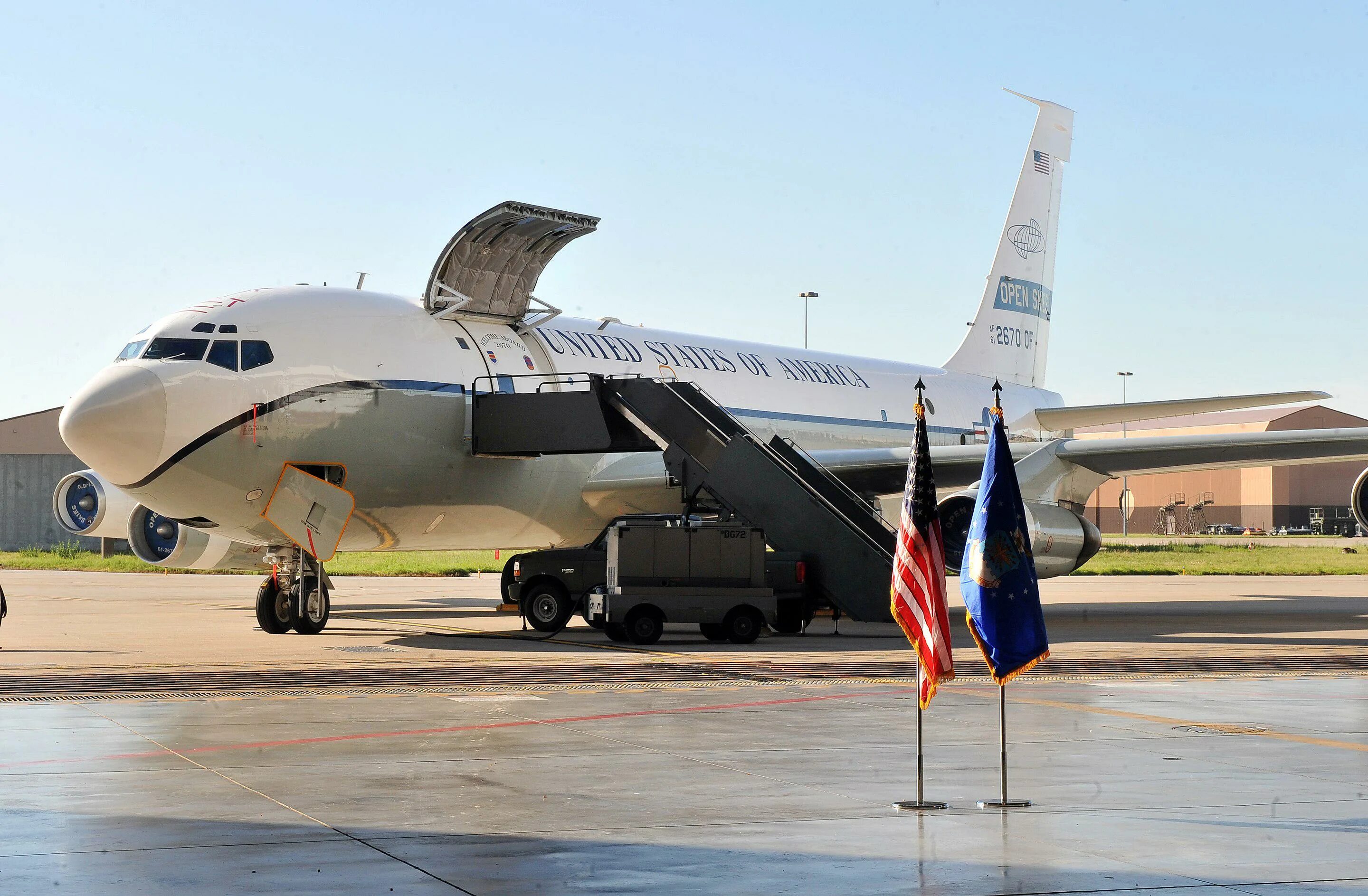 Boeing OC-135b. OC-135b. Открытое небо самолет. Открытый самолет. Самолеты можно открыть