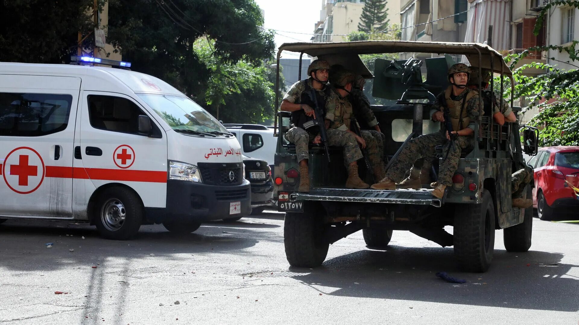 Бейрут 3. Машины на улицах Бейрута. Армия Ливана.