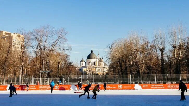 Таганский парк купить билет. Таганский парк каток. Каток электронный лед Таганский парк. Каток в Таганском парке. Каток сияние льда в Таганском парке.