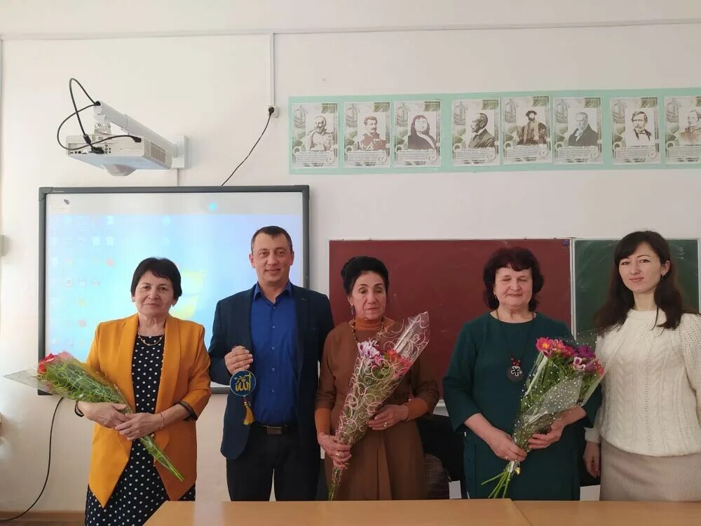 мбоу с крымскотатарским языком обучения. мбоу заречненская школа с крым яз обуч. майская школа с крымскотатарским языком. мбоу "советская сш №1" перемена. школа 4 судак крым.