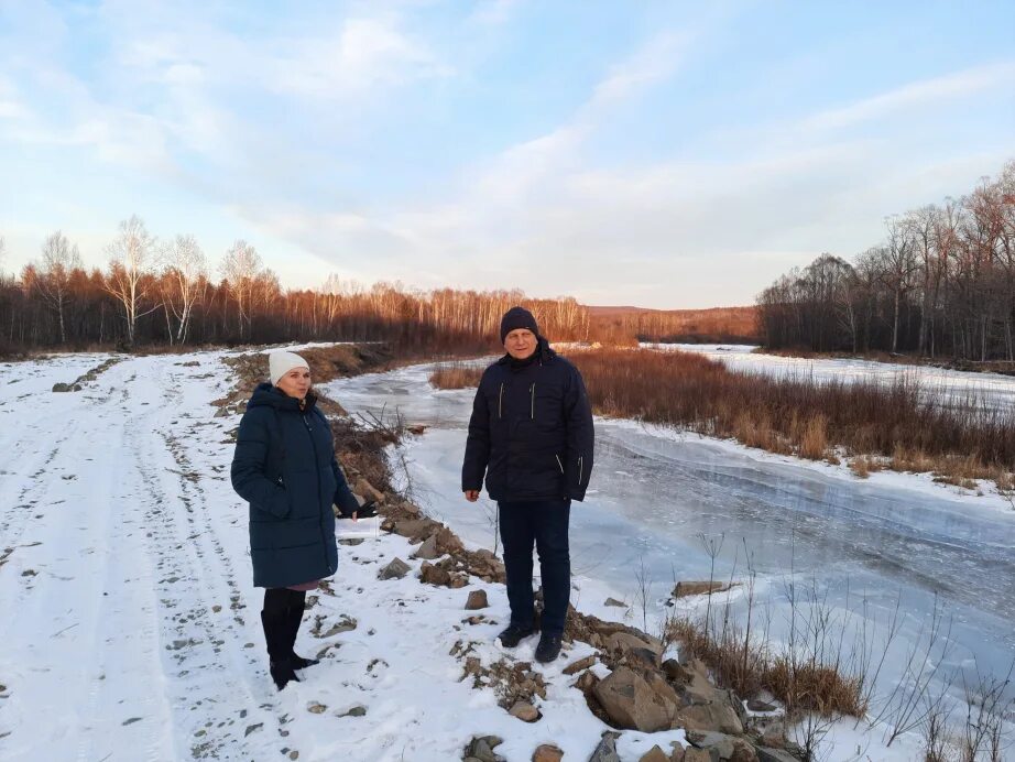 Тумнин школа 1999-2000 год 1 класс. Погода в тумнине. Озеро безрыбное в пестрецах. П тумнин. Деревни в хабаровском крае.