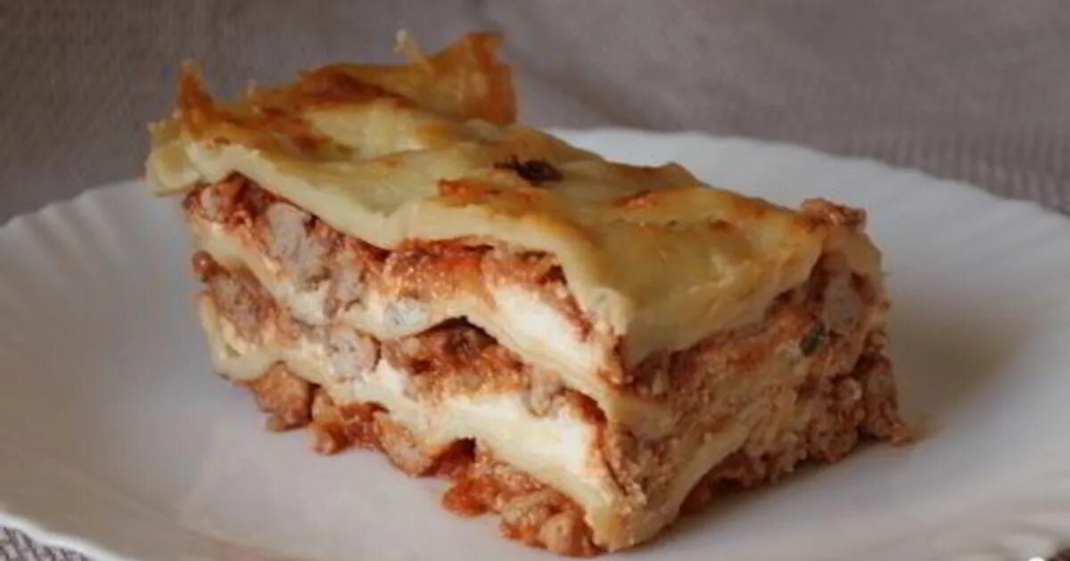 Лазанья с соусом бешамель пошаговый рецепт. Вишневая лазанья. Мясная лазанья с соусом бешамель. Лазанья (lasagne). Форма для лазаньи.