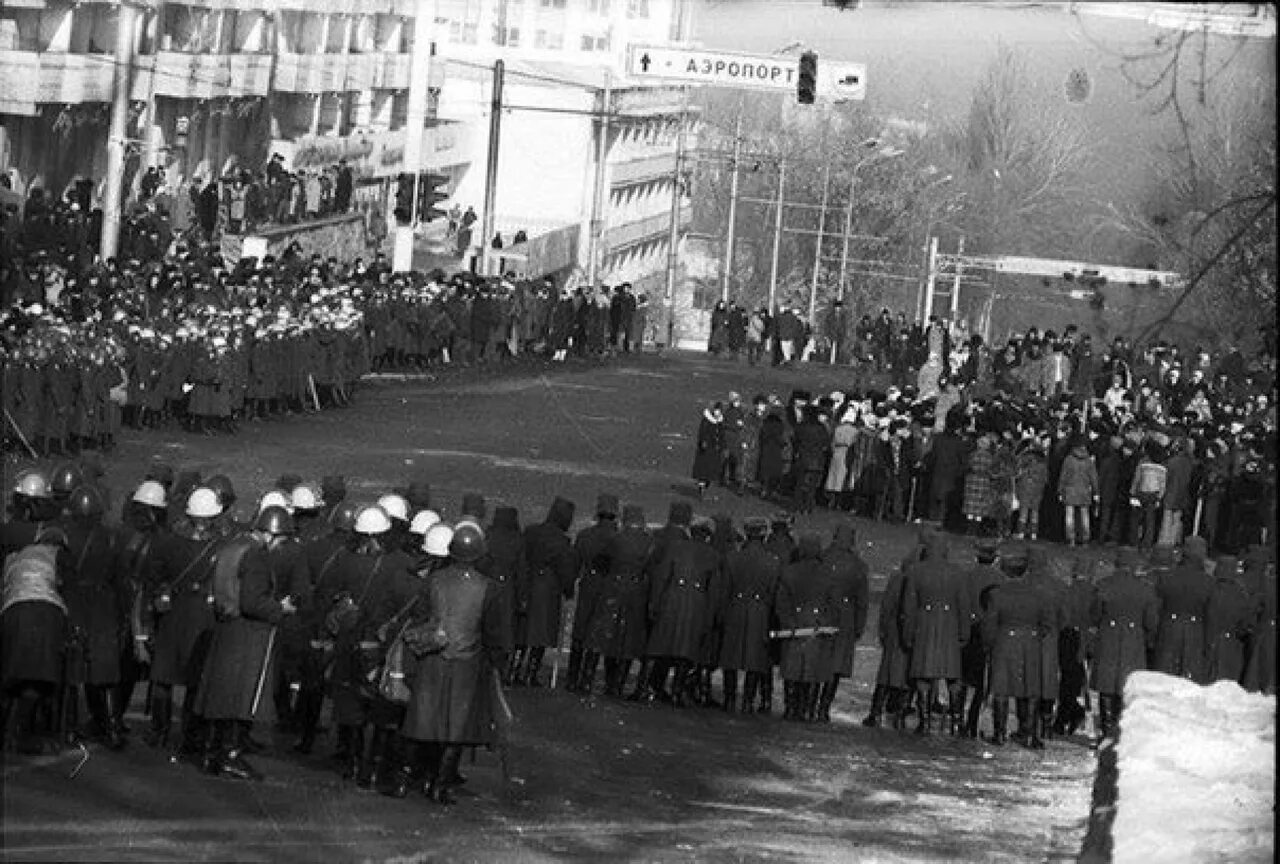 Казахстан события 1986. Декабрьские события в Алма-Ате 1986. Декабрь 1986 года в Алма-Ате. Желтоксан 1986 года в Алма Ате. 16 Декабря 1986 года в Алма-Ате.