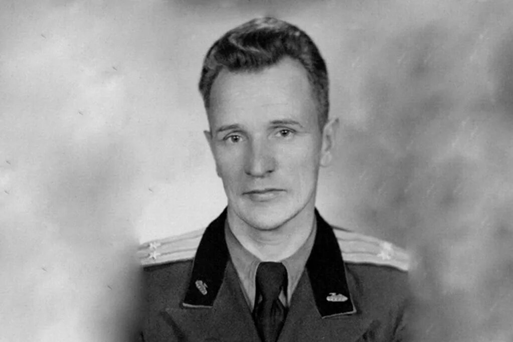 Григорьевич колобанов. Зиновий григорьевич колобанов. колобанов танкист герой советского союза. зиновий колобанов: танкист-рекордсмен. зиновий колобанов танкист.