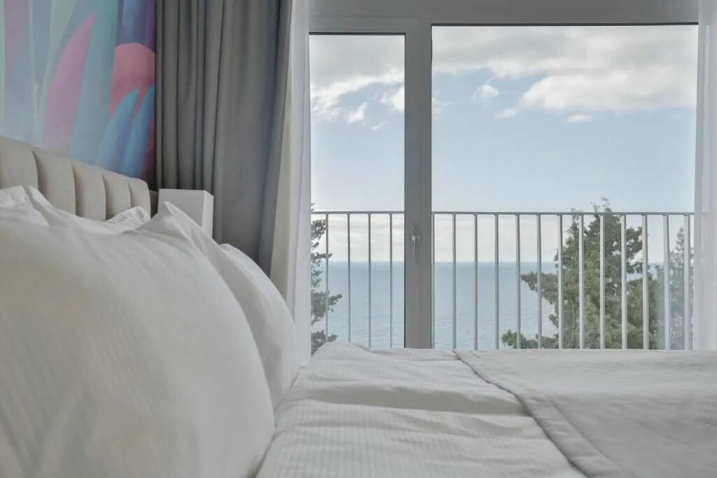 Санрайз гарден абхазия. Garden resort gagra 4 абхазия гагра. Отель гарден резорт гагра. Гостиная гарден. Garden resort gagra 4 абхазия гагра.