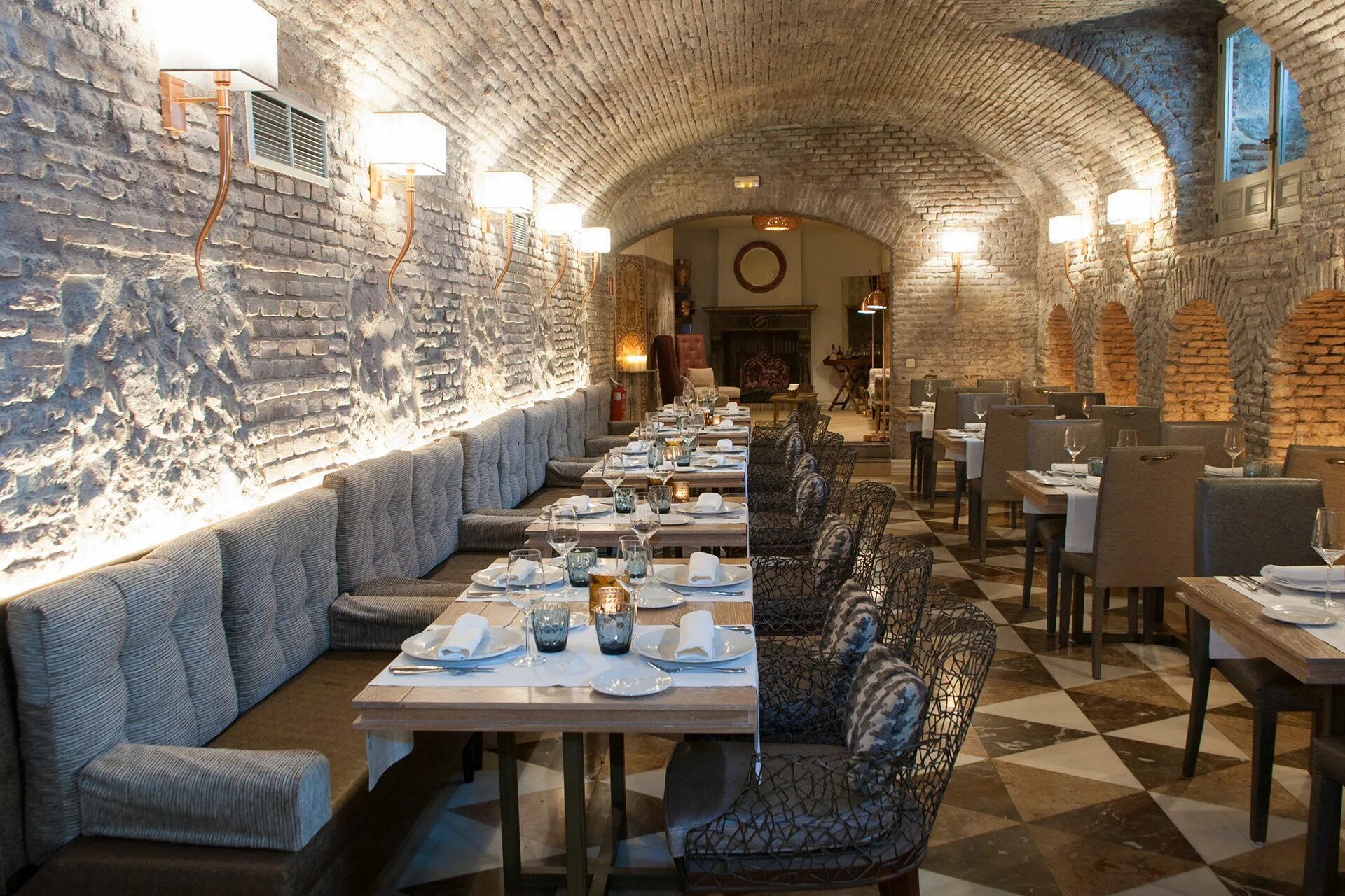 Одноэтажное здание кафе. Подземное кафе. Быстровозводимые павильоны. Одноэтажное торговое здание. Помещение кафе.