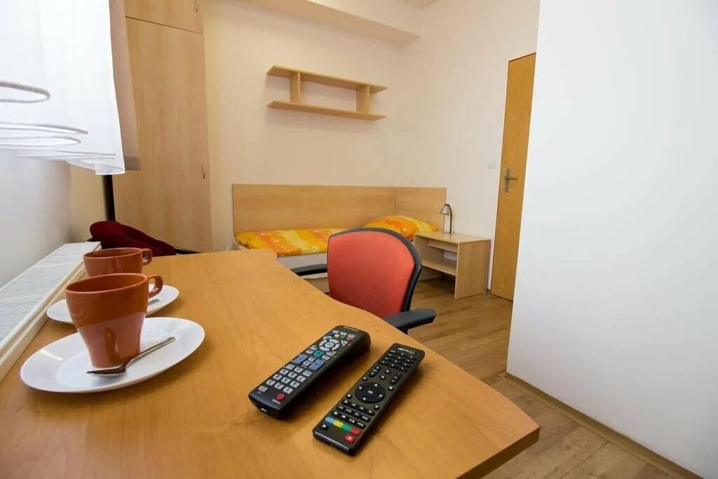 University hotel. Город кент сша. University hotel. Суис университет. Гостиница университет.