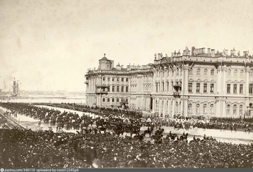 Революции 2 дворец. Зимний дворец 1913. зимний дворец санкт-петербург 19 век. зимний дворец 1904. зимний дворец госпиталь 1914.
