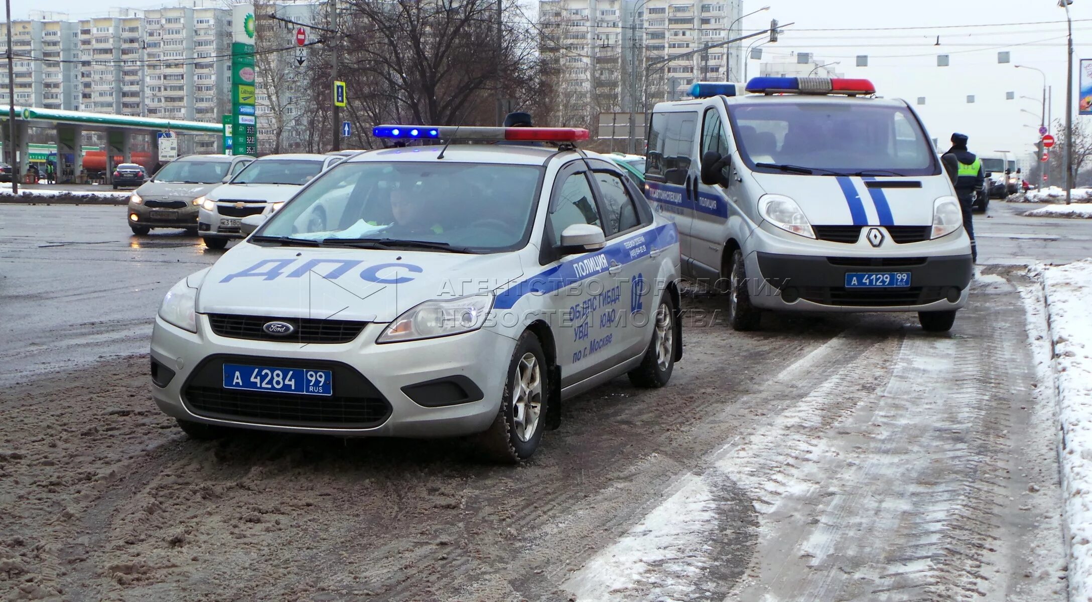 Московское гаи телефон. Скрытый патруль ГИБДД Москва. ДПС Москва. Машины ГИБДД Москвы. Машина ДПС ЮАО.