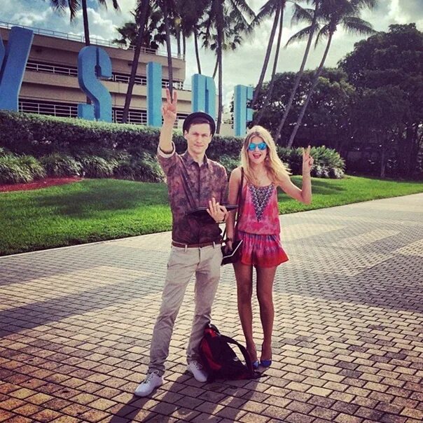 Маша шопинг. Ведущая маша ивакова. Орел и решка маша ивакова и ефремов. Мария ивакова максим. Маша ивакова.