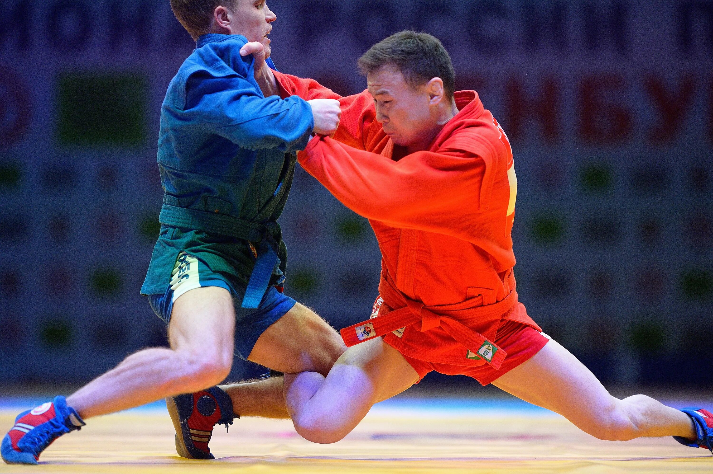 Самбо борьба. Боевое самбо узбекистан. Ходжаев шухрат самбо. Боец самбо. Самбо дети.