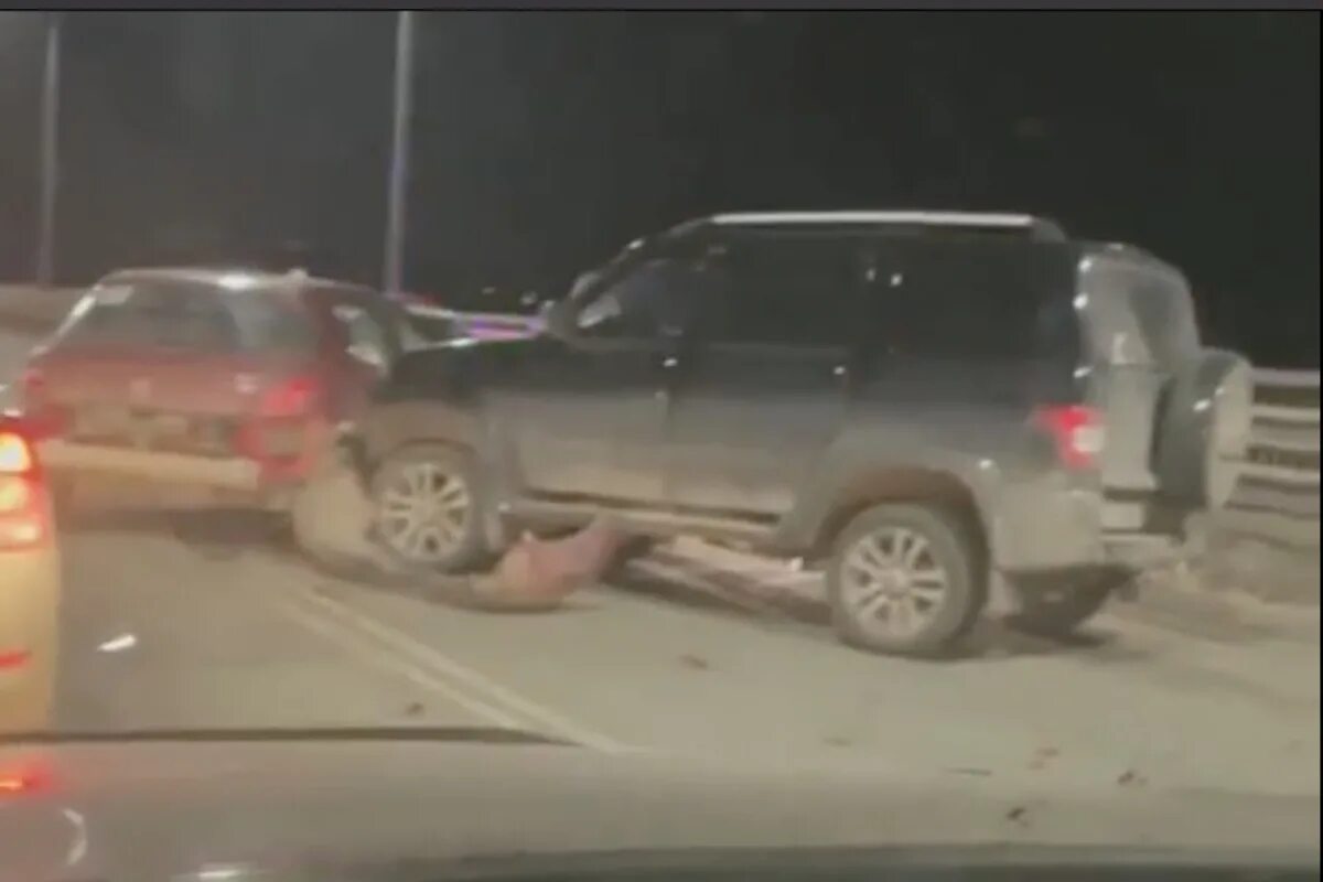 2023. Дтп на мосту через которосль 07. Дтп ярославль мост. Авария в заволжске на мосту. Дтп ярославль мост.