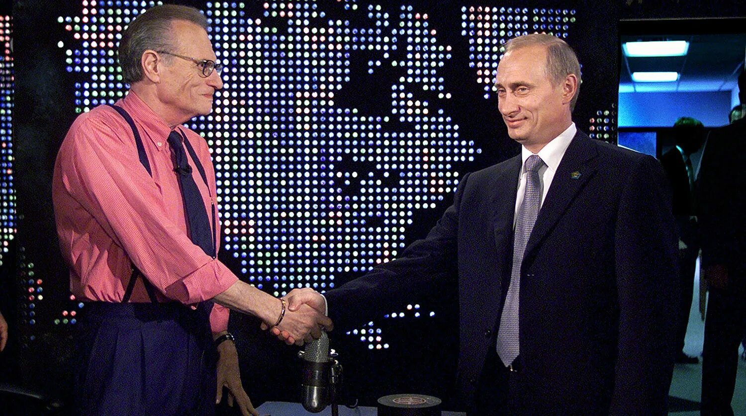 Прямое интервью с путиным. Ларри кинг и путин 2000. шоу ларри кинга путин. ларри кинг интервью с путиным. ларри кинг и владимир путин.