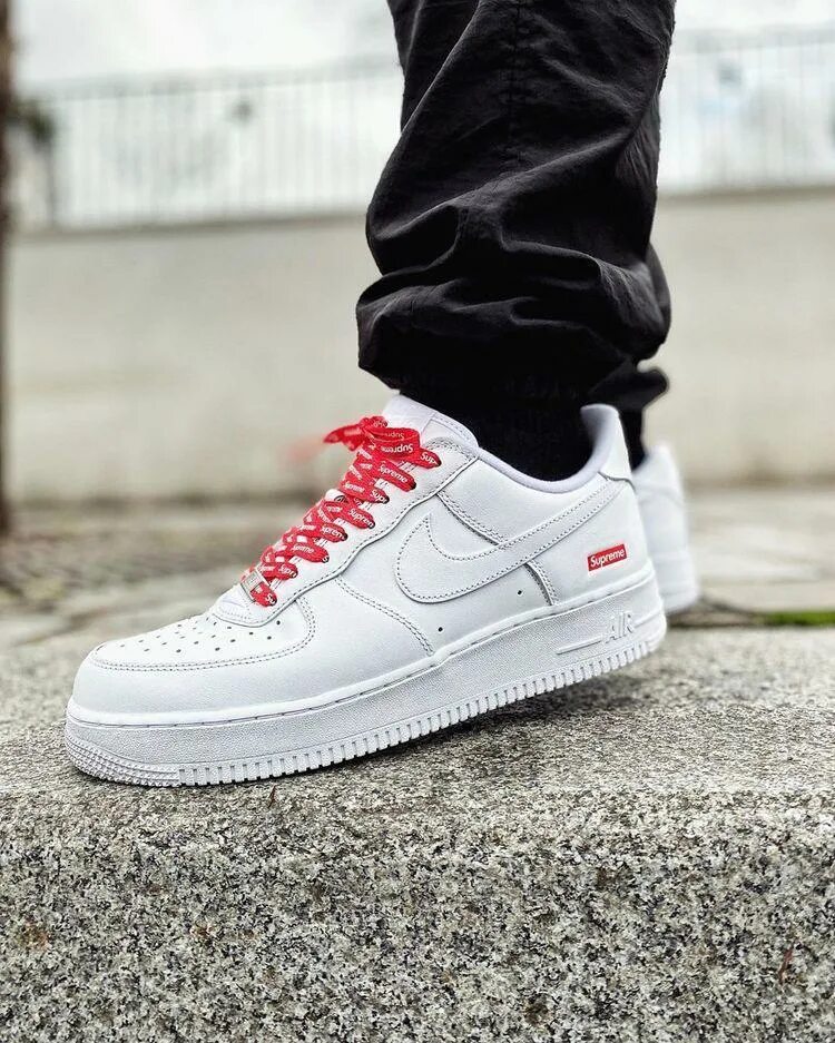 Найк Суприм форсы. Nike Air Force 1 Supreme White. Air Force 1 x Supreme. Nike Air Force 1 x Supreme.