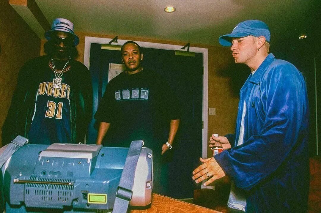 Xzibit и eminem. Eminem snoop dogg. Snoop dogg 2022. Эминем и доктор дре. Рэп западного побережья.
