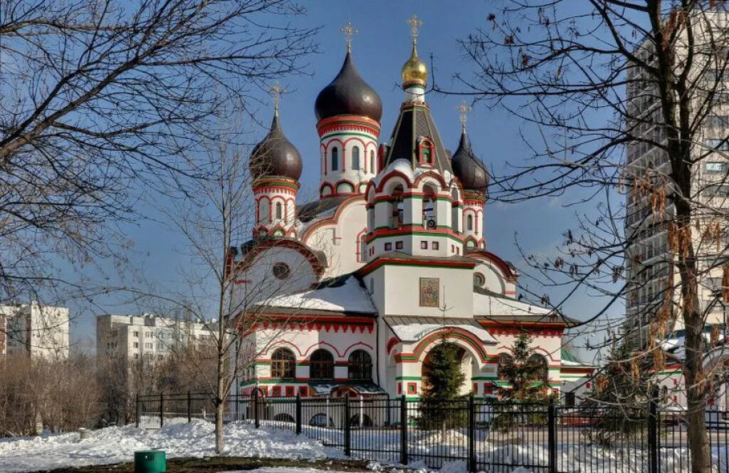 Храм Живоначальной Троицы в Черемушках. Шверника храм Живоначальной Троицы. Храм Живоначальной Троицы в старых Черемушках. Храм Шверника 17. Живоначальная троица в старых черемушках