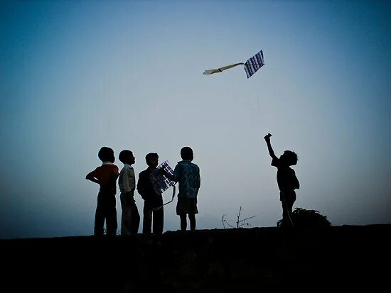 Kite runner. Амир the kite runner. khaled hosseini the kite runner. the kite игра.