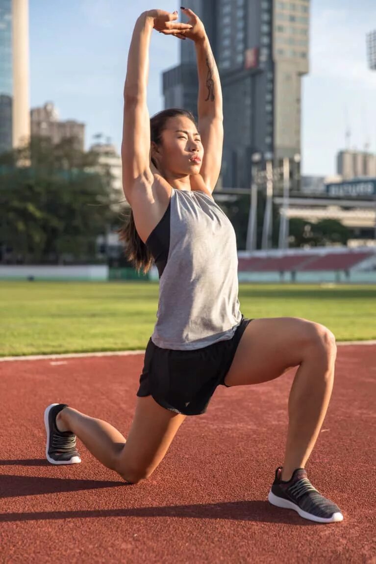 Спортивные упражнения. Спортивная разминка. Тренировка бег. Упражнения для спортсменов. Что нужно сделать после бега