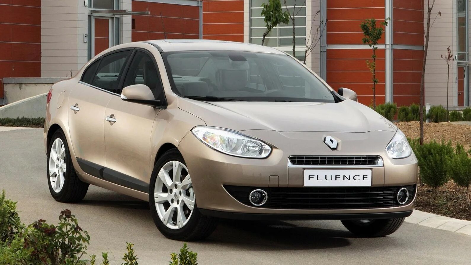 Renault fluence 1. Renault Fluence. Рено Флюенс 2012. Рено Флюенс 2008. Renault Fluence 3.