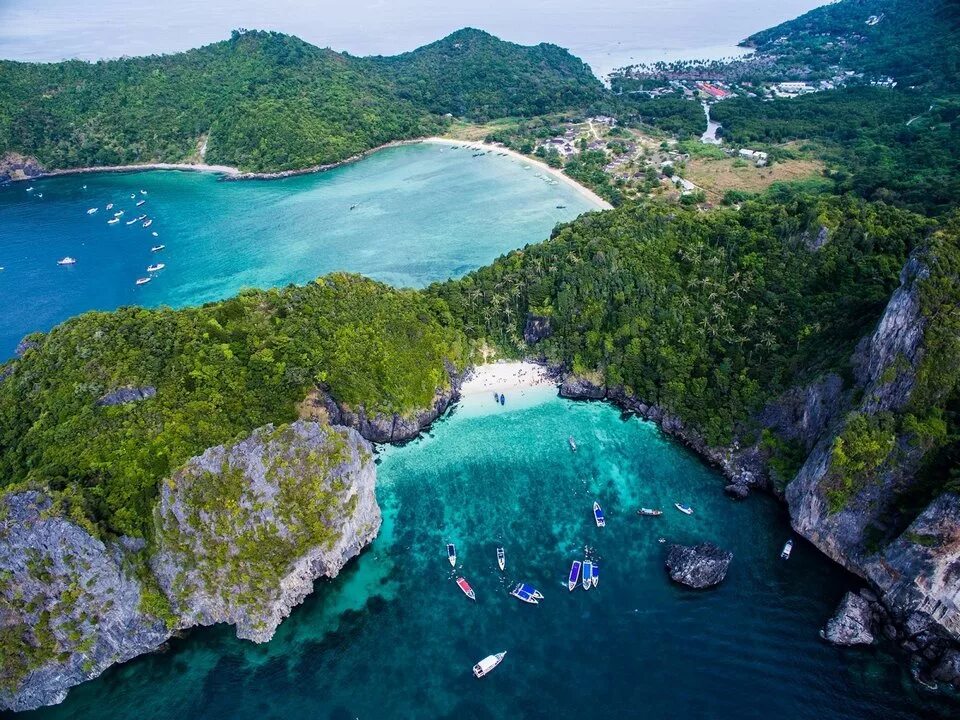 Phi phi island
