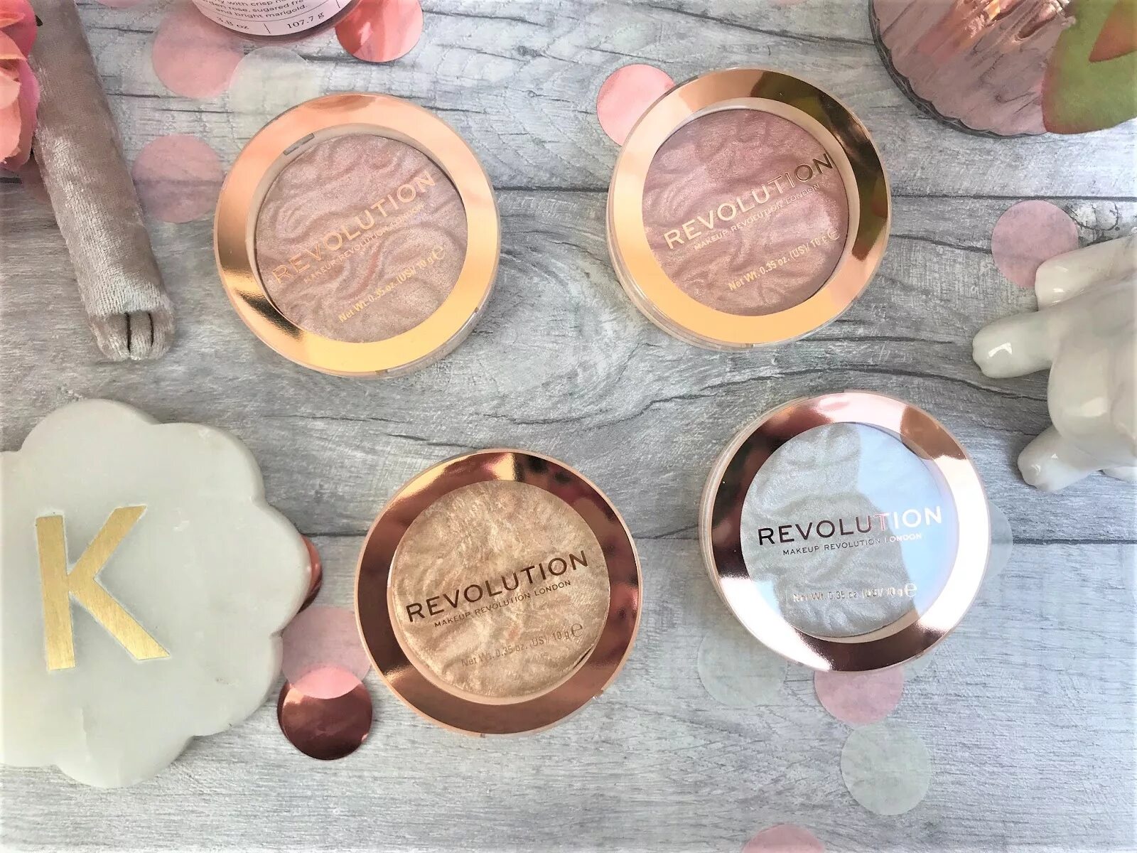 Хайлайтер highlight. Revolution makeup хайлайтер highlight reloaded. revolution хайлайтер just my type. makeup revolution хайлайтер highlight reloaded just my type. revolution highlighter reloaded свотчи.