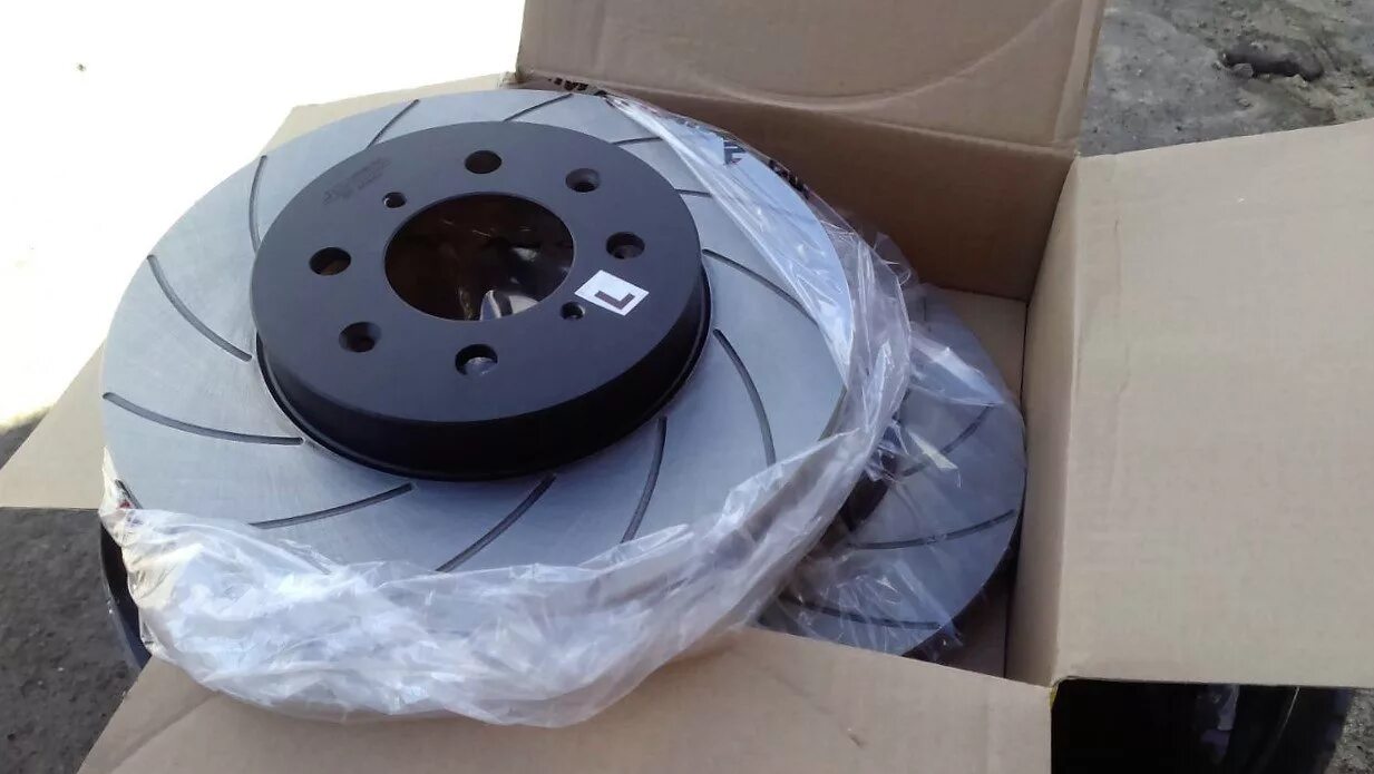 Тормозные диски honda civic 4d. Тормозной диск и колодки civic 4d. Тормозной диск хонда цивик 4д. Тормозные диски хонда цивик 4д 2007. Тормозной диск хонда цивик 4д.